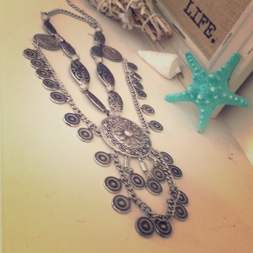 Vintage silver decorative necklace